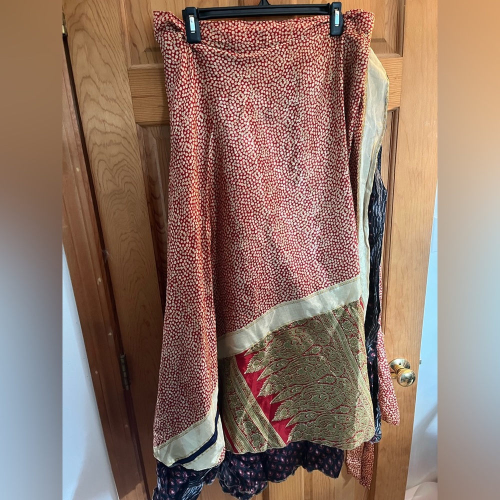 Darn good yarn silk sari wrap skirt size OS